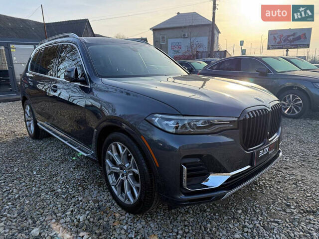 Серый БМВ X7, объемом двигателя 3 л и пробегом 147 тыс. км за 50900 $, фото 1 на Automoto.ua