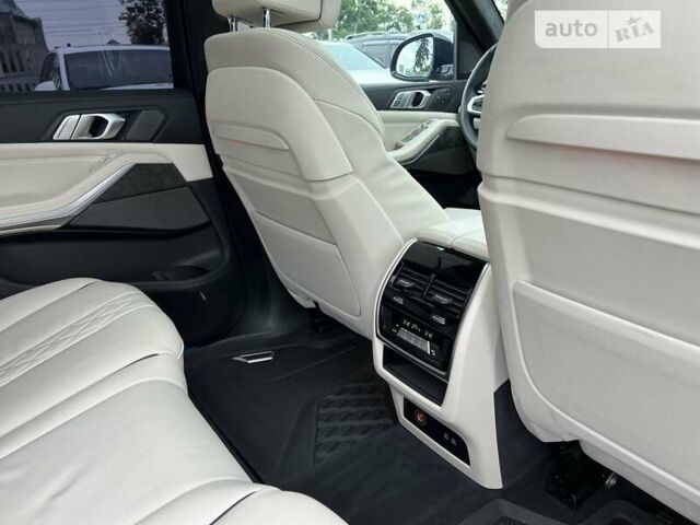 Сірий БМВ X7, об'ємом двигуна 2.99 л та пробігом 67 тис. км за 85900 $, фото 38 на Automoto.ua