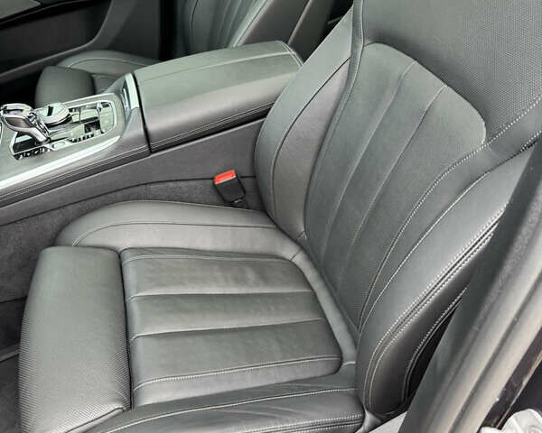 Серый БМВ X7, объемом двигателя 2.99 л и пробегом 140 тыс. км за 63500 $, фото 34 на Automoto.ua