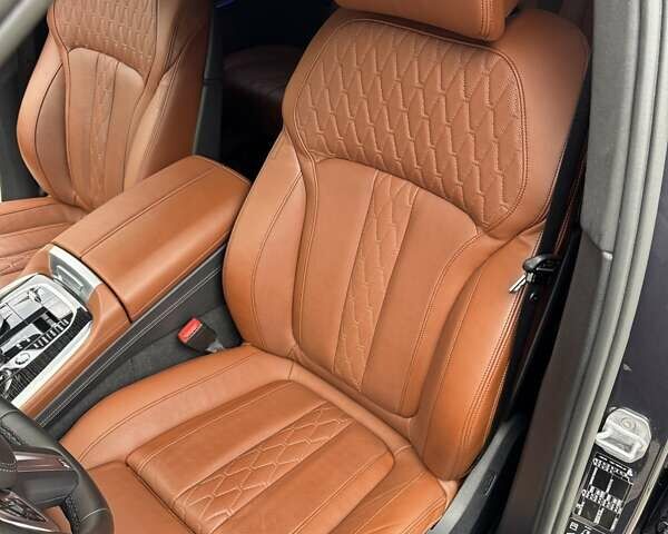 Серый БМВ X7, объемом двигателя 2.99 л и пробегом 95 тыс. км за 77000 $, фото 19 на Automoto.ua