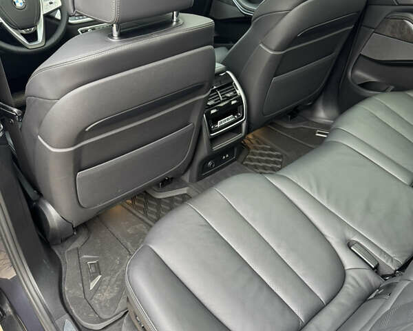 Серый БМВ X7, объемом двигателя 2.99 л и пробегом 140 тыс. км за 63500 $, фото 43 на Automoto.ua