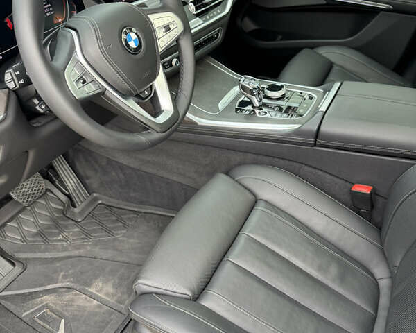 Серый БМВ X7, объемом двигателя 2.99 л и пробегом 140 тыс. км за 63500 $, фото 33 на Automoto.ua