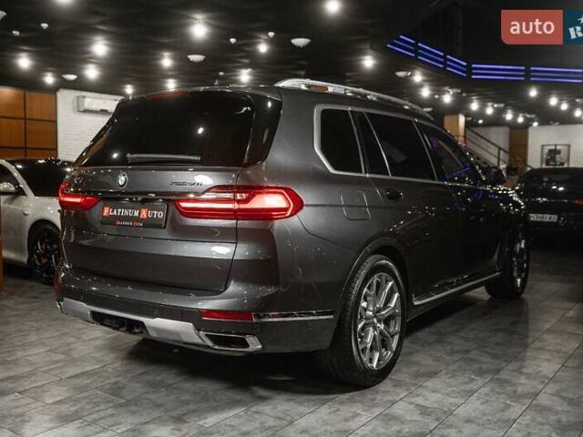 Серый БМВ X7, объемом двигателя 4.39 л и пробегом 53 тыс. км за 63900 $, фото 92 на Automoto.ua