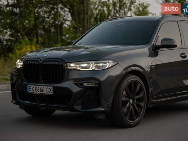 Серый БМВ X7, объемом двигателя 4.4 л и пробегом 78 тыс. км за 67500 $, фото 141 на Automoto.ua