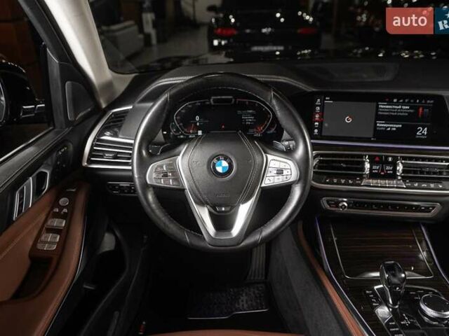 Серый БМВ X7, объемом двигателя 4.39 л и пробегом 53 тыс. км за 63900 $, фото 47 на Automoto.ua