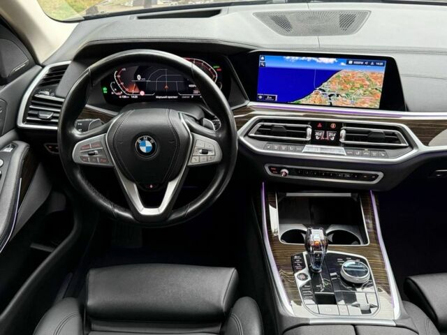 Серый БМВ X7, объемом двигателя 3 л и пробегом 140 тыс. км за 55000 $, фото 8 на Automoto.ua