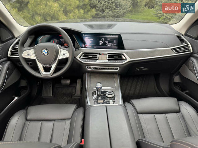 Серый БМВ X7, объемом двигателя 2.99 л и пробегом 140 тыс. км за 63500 $, фото 27 на Automoto.ua