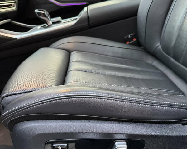 Серый БМВ X7, объемом двигателя 2.99 л и пробегом 140 тыс. км за 64500 $, фото 35 на Automoto.ua