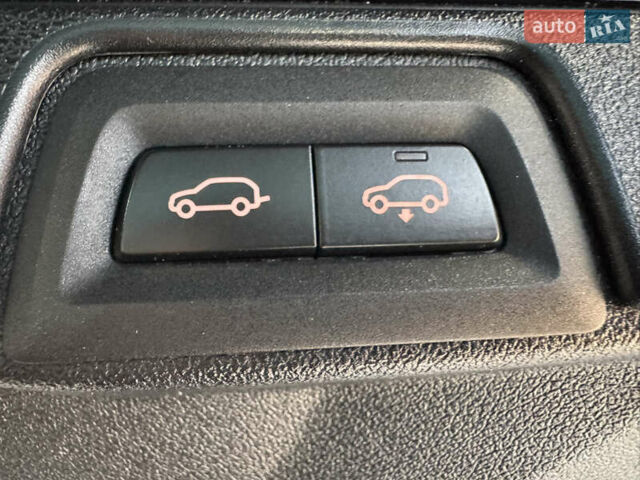 Серый БМВ X7, объемом двигателя 2.99 л и пробегом 140 тыс. км за 64500 $, фото 39 на Automoto.ua