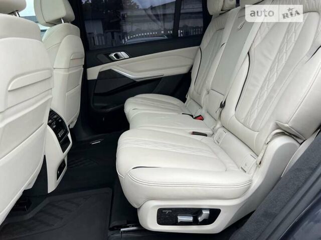 Сірий БМВ X7, об'ємом двигуна 2.99 л та пробігом 67 тис. км за 85900 $, фото 25 на Automoto.ua