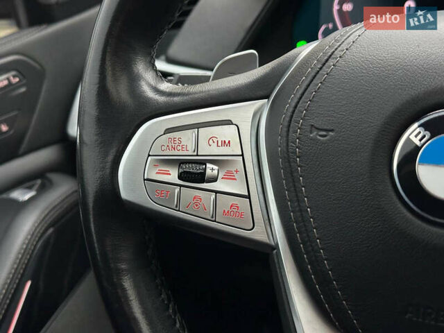 Серый БМВ X7, объемом двигателя 3 л и пробегом 90 тыс. км за 54900 $, фото 43 на Automoto.ua