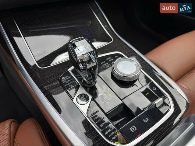 Серый БМВ X7, объемом двигателя 2.99 л и пробегом 95 тыс. км за 77000 $, фото 28 на Automoto.ua