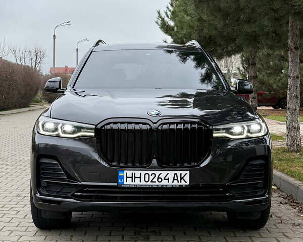 Серый БМВ X7, объемом двигателя 3 л и пробегом 148 тыс. км за 55000 $, фото 2 на Automoto.ua