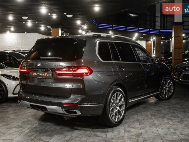 Серый БМВ X7, объемом двигателя 4.39 л и пробегом 53 тыс. км за 63900 $, фото 10 на Automoto.ua