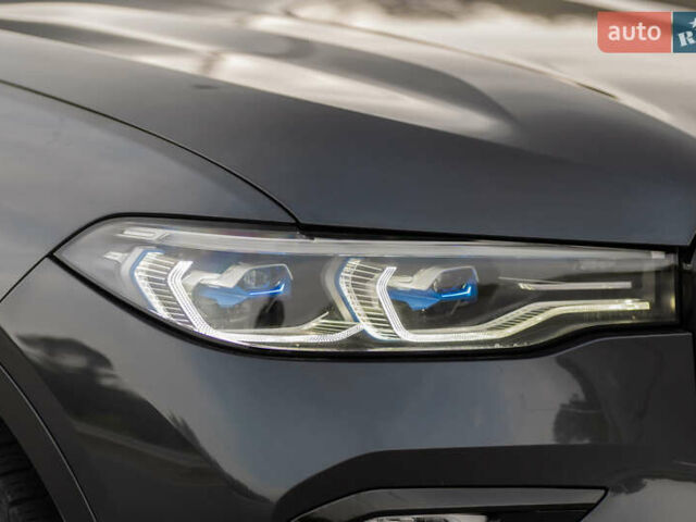 Серый БМВ X7, объемом двигателя 4.4 л и пробегом 78 тыс. км за 67500 $, фото 16 на Automoto.ua