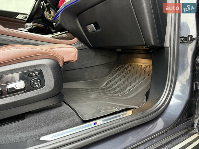 Сірий БМВ X7, об'ємом двигуна 3 л та пробігом 99 тис. км за 76000 $, фото 137 на Automoto.ua