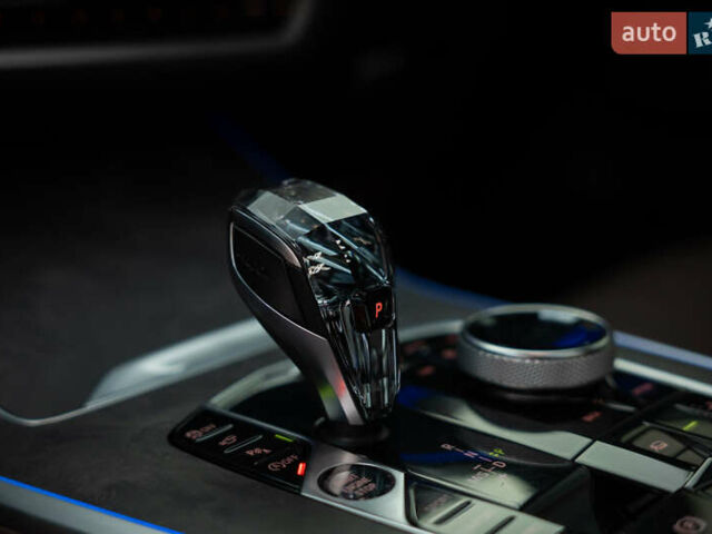 Серый БМВ X7, объемом двигателя 4.4 л и пробегом 78 тыс. км за 67500 $, фото 125 на Automoto.ua