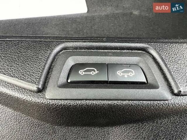 Серый БМВ X7, объемом двигателя 4.39 л и пробегом 128 тыс. км за 63000 $, фото 44 на Automoto.ua