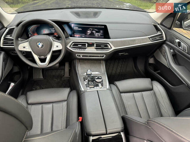 Серый БМВ X7, объемом двигателя 2.99 л и пробегом 140 тыс. км за 63500 $, фото 32 на Automoto.ua