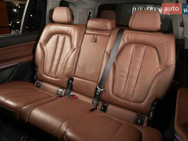 Серый БМВ X7, объемом двигателя 4.39 л и пробегом 53 тыс. км за 63900 $, фото 26 на Automoto.ua