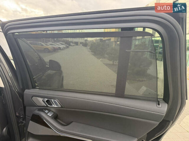 Серый БМВ X7, объемом двигателя 3 л и пробегом 145 тыс. км за 55800 $, фото 12 на Automoto.ua