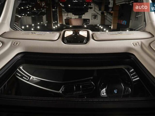 Серый БМВ X7, объемом двигателя 4.39 л и пробегом 53 тыс. км за 63900 $, фото 50 на Automoto.ua