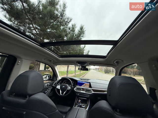 Серый БМВ X7, объемом двигателя 3 л и пробегом 148 тыс. км за 55000 $, фото 114 на Automoto.ua