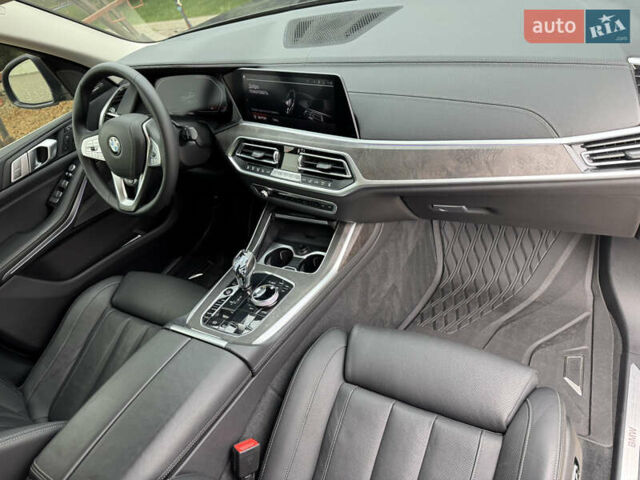 Серый БМВ X7, объемом двигателя 2.99 л и пробегом 140 тыс. км за 63500 $, фото 52 на Automoto.ua