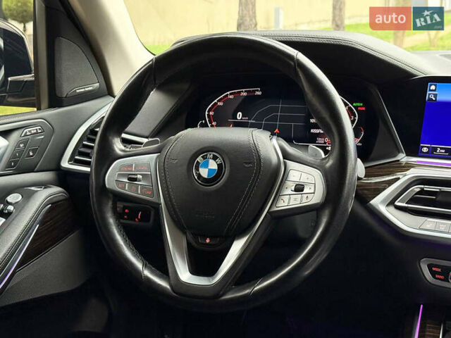 Серый БМВ X7, объемом двигателя 3 л и пробегом 148 тыс. км за 55000 $, фото 112 на Automoto.ua