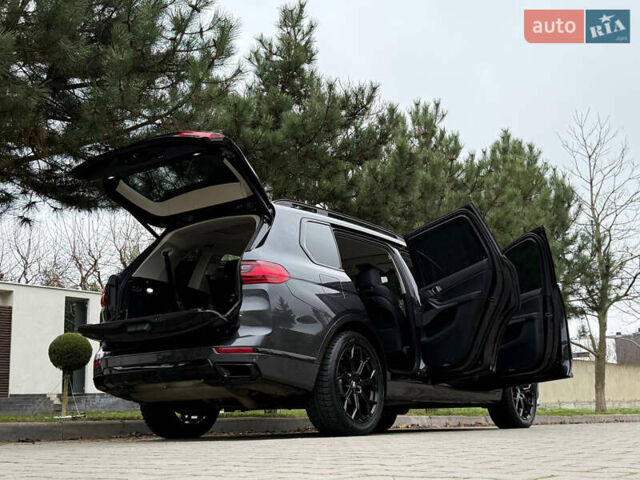 Серый БМВ X7, объемом двигателя 3 л и пробегом 148 тыс. км за 55000 $, фото 78 на Automoto.ua