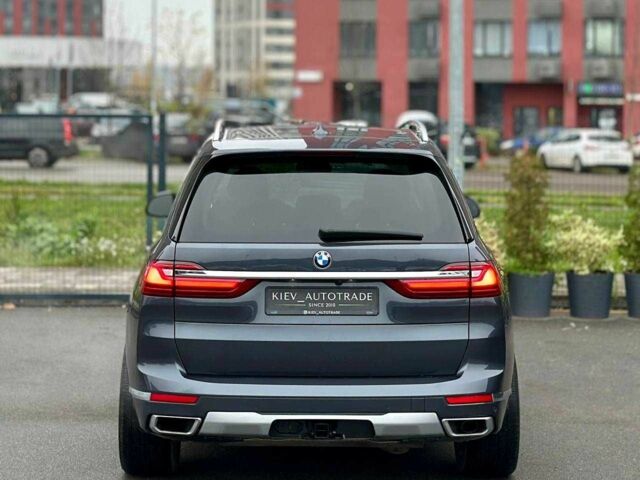 Серый БМВ X7, объемом двигателя 3 л и пробегом 90 тыс. км за 54900 $, фото 2 на Automoto.ua