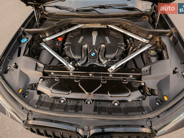 Серый БМВ X7, объемом двигателя 4.4 л и пробегом 78 тыс. км за 67500 $, фото 77 на Automoto.ua