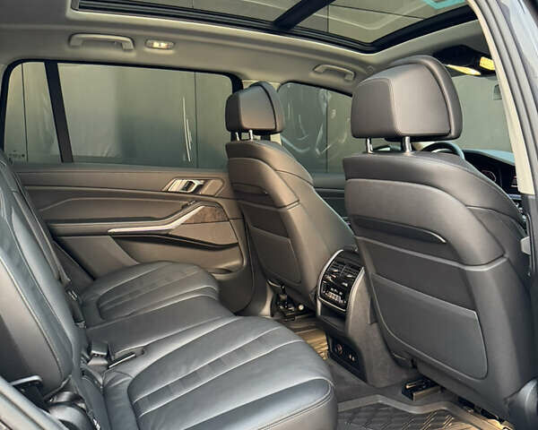 Серый БМВ X7, объемом двигателя 2.99 л и пробегом 140 тыс. км за 64500 $, фото 51 на Automoto.ua