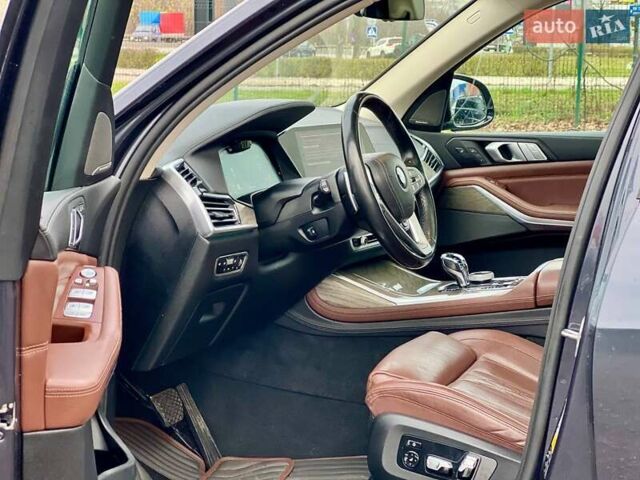 Серый БМВ X7, объемом двигателя 4.39 л и пробегом 128 тыс. км за 63000 $, фото 48 на Automoto.ua