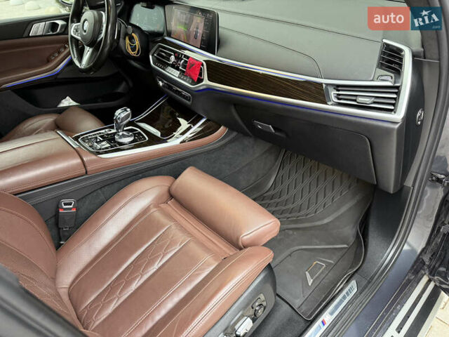 Сірий БМВ X7, об'ємом двигуна 3 л та пробігом 99 тис. км за 76000 $, фото 133 на Automoto.ua