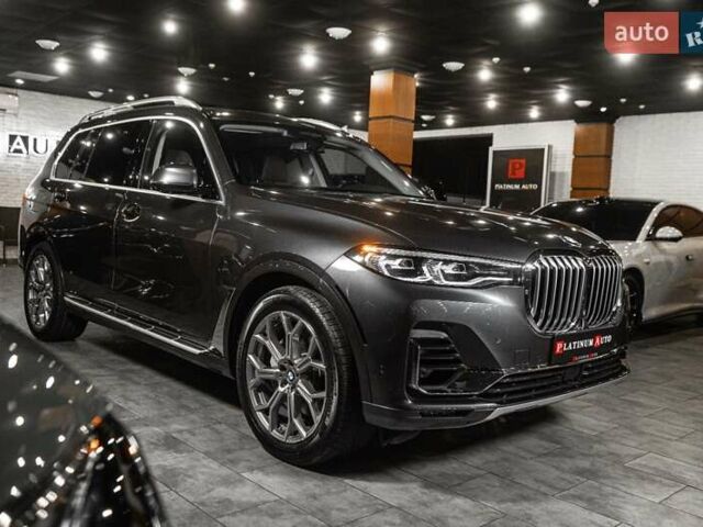 Серый БМВ X7, объемом двигателя 4.39 л и пробегом 53 тыс. км за 63900 $, фото 98 на Automoto.ua