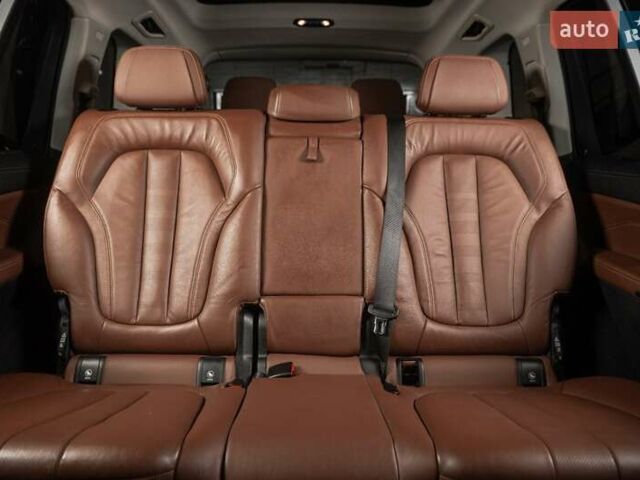 Серый БМВ X7, объемом двигателя 4.39 л и пробегом 53 тыс. км за 63900 $, фото 29 на Automoto.ua