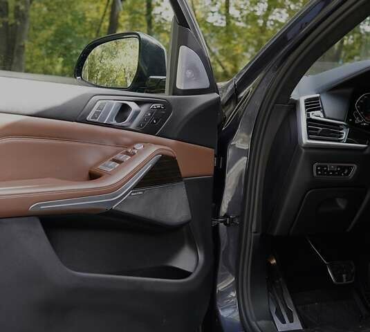 Серый БМВ X7, объемом двигателя 2.99 л и пробегом 126 тыс. км за 77500 $, фото 24 на Automoto.ua