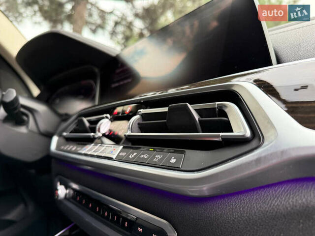 Серый БМВ X7, объемом двигателя 3 л и пробегом 148 тыс. км за 55000 $, фото 11 на Automoto.ua