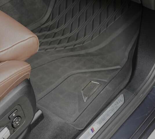 Серый БМВ X7, объемом двигателя 2.99 л и пробегом 126 тыс. км за 77500 $, фото 10 на Automoto.ua