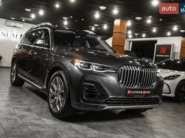 Серый БМВ X7, объемом двигателя 4.39 л и пробегом 53 тыс. км за 63900 $, фото 55 на Automoto.ua