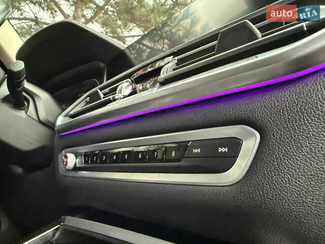 Серый БМВ X7, объемом двигателя 3 л и пробегом 148 тыс. км за 55000 $, фото 12 на Automoto.ua