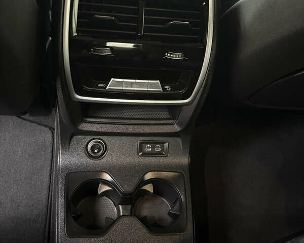 Сірий БМВ X7, об'ємом двигуна 3 л та пробігом 131 тис. км за 60700 $, фото 21 на Automoto.ua