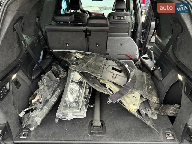 Сірий БМВ X7, об'ємом двигуна 3 л та пробігом 86 тис. км за 41800 $, фото 43 на Automoto.ua