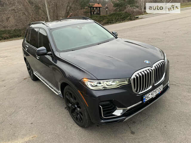 Серый БМВ X7, объемом двигателя 3 л и пробегом 78 тыс. км за 67900 $, фото 1 на Automoto.ua
