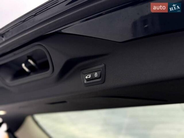 Серый БМВ X7, объемом двигателя 3 л и пробегом 75 тыс. км за 59000 $, фото 3 на Automoto.ua