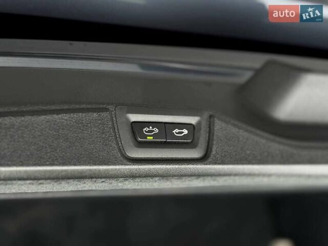 Серый БМВ X7, объемом двигателя 3 л и пробегом 75 тыс. км за 59000 $, фото 7 на Automoto.ua