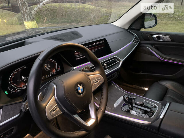 Серый БМВ X7, объемом двигателя 3 л и пробегом 78 тыс. км за 67900 $, фото 16 на Automoto.ua