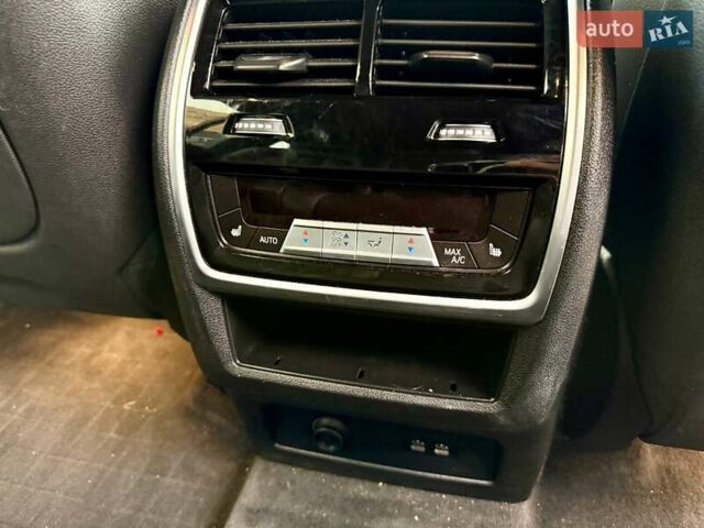 Сірий БМВ X7, об'ємом двигуна 3 л та пробігом 86 тис. км за 41800 $, фото 27 на Automoto.ua