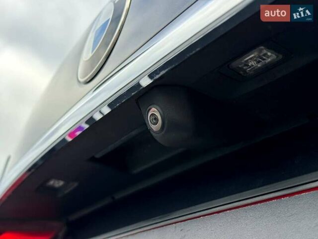 Серый БМВ X7, объемом двигателя 3 л и пробегом 75 тыс. км за 59000 $, фото 56 на Automoto.ua